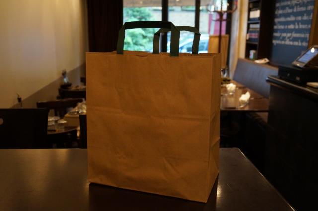 Sac en papier kraft (possibilité de le faire logoter).