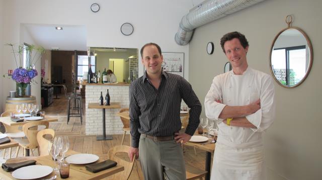 Tanguy Laviale ( à droite) et Gaël Morand font le succés de l'adresse bordelaise Garopapilles vins d'auteurs & cuisine à la hauteur