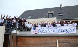 Sur le balcon du Château de Sable une belle ambiance avec les restaurateurs Pointe Bretagne