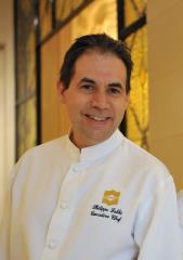Moins d'un an après l'ouverture de L'Abeille, Philippe Labbé récupère les 2 étoiles Michelin qui...