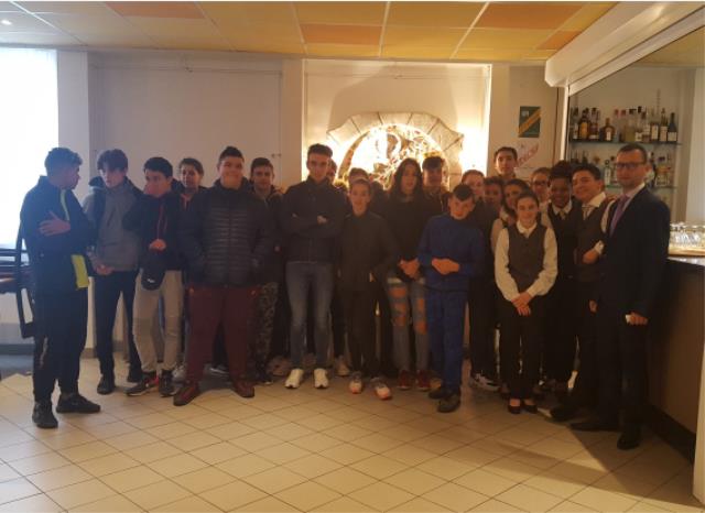 La classe de 3ème de l'EREA de Castel Bevon en visite au lycée Martin Bret