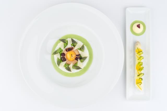 recette Julien Lefebvre : L'Asperge, Verte, en blanc-manger, jaune confit à l'huile d'amande, Blanche à la maltaise