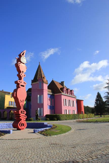 Le Jasmin est installé au sein du Stelsia, hôtel quatre étoiles créé par Philippe Ginestet.