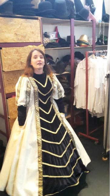 Anaïs en costume d'époque