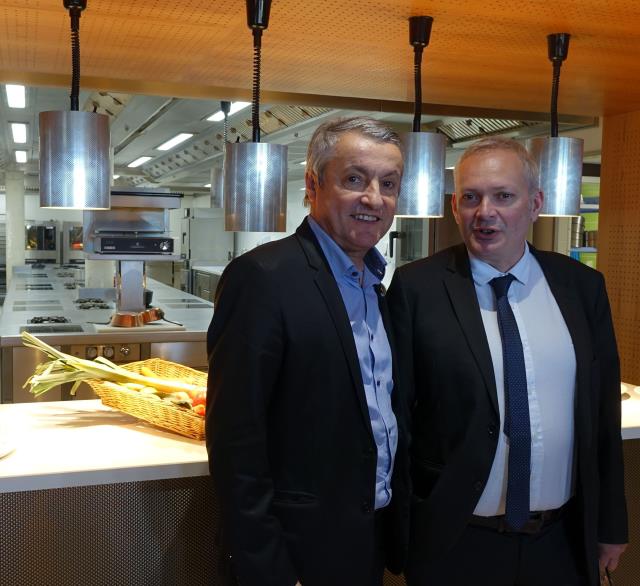 Christian Vabret, MOF boulanger, devenu hôtelier depuis le rachat du fonds du château de Salles à Vezac accueillait l'UMIH 15 présidé par Thierry Perbet. Christian Vabret a lancé un partenariat avec l'Institut Paul Bocuse pour une formation de cuisinier (