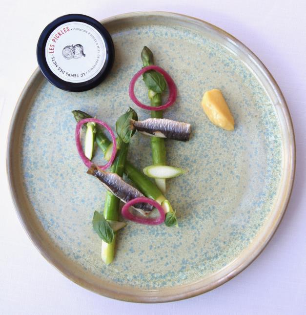 Pickles Emotion de Chef : Asperges vertes de Hyères, sardines au basilic et citron & oignons