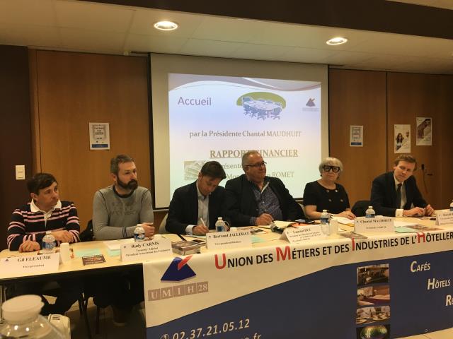 Le bureau de l'Umih 28 réunit autour de Laurent Duc et Chantal Mauduit