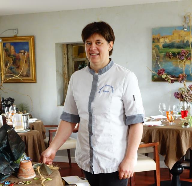 Valérie Saignie dans la salle de restaurant, a retrouvé le sourire après cinq ans difficile.