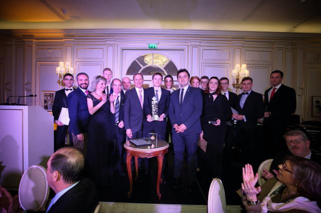 Sébastien Fayand, lauréat du trophée CDRE France 2017, entouré des candidats et membres du jury.