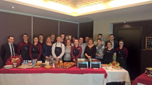 Les élèves du lycée les Sorbets ont invité le personnel de l'hôtel Ibis