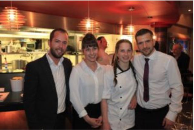 David directeur du restaurant et Pierre le chef ont accueilli: