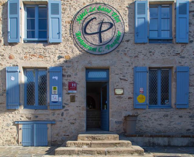 La vocation hôtelière de cette belle bâtisse remonte au 12ème siècle.