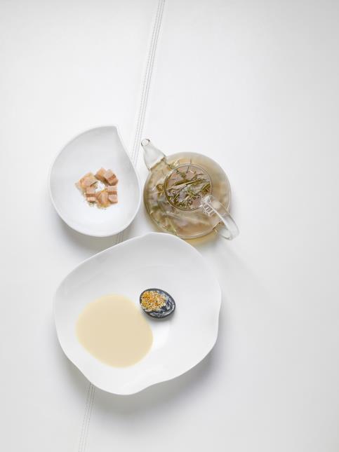 Soupe au caillou en délicate gelée chaude.
