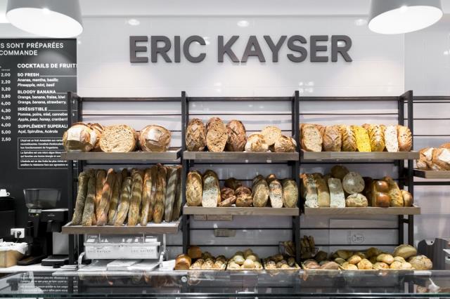 Le boulanger Eric Kayser propose, chaque jour, une vingtaine de variétés de pains.