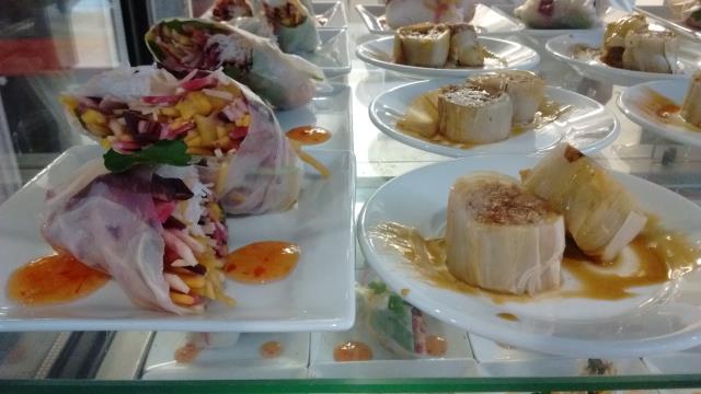 Maki d'endive braisée au jus d'orange sanguine et canard confit