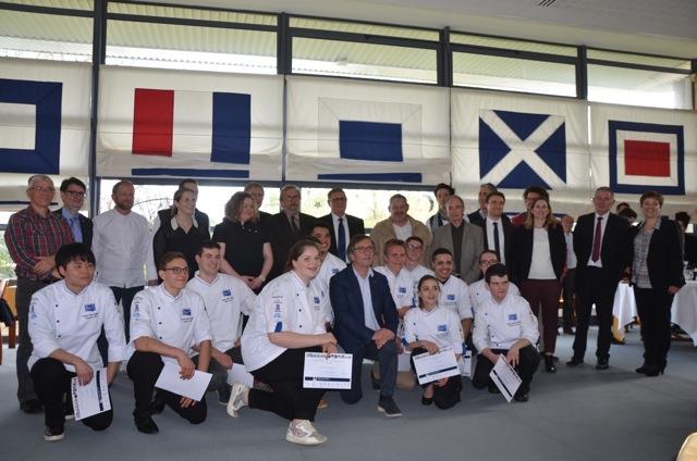 Olivier Roellinger avec les jeunes finalistes.