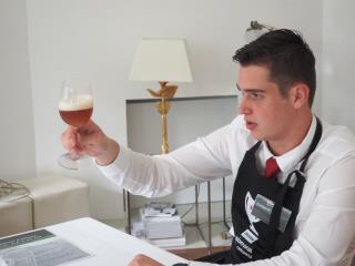 Commenter et reconnaître une bière à l'aveugle, pas simple.