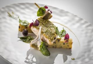 La recette de Jean-Luc Lefrançois :  Bar de ligne en croûte de pistache, polenta aux olives