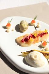 La Saint-Jacques en fines tranches, huile de curry et espuma iodé