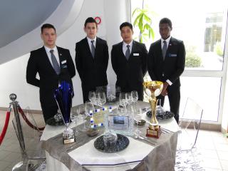 Yoni Denicourt, François Mysaykam, Tristan Baert et Maxime Degbo devant leurs multiples  Trophées