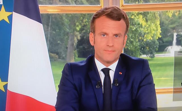 Emmanuel Macron ce soir la réouverture des restaurants et des cafés.