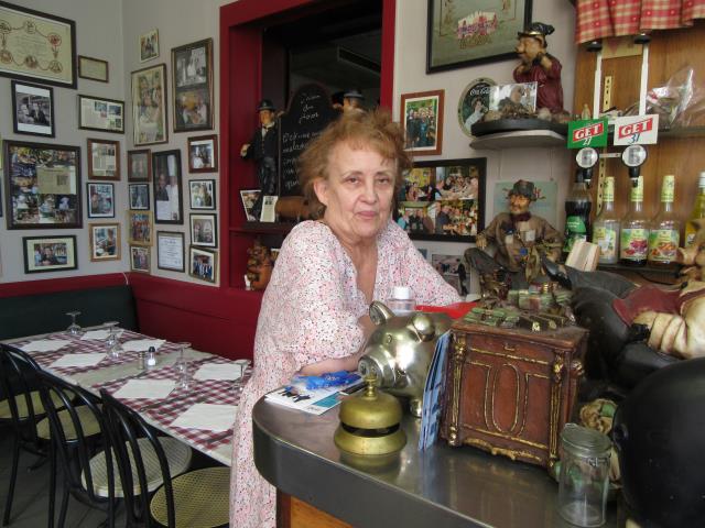 Figure du quartier, Muriel Ferrari est installée depuis 17 ans dans son bouchon lyonnais