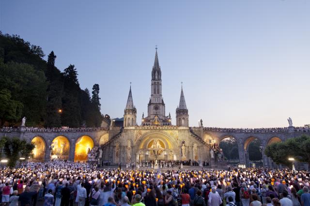 Lourdes, rassemblement : jusqu'à 40 000 personnes par jour