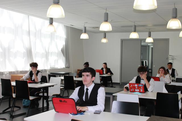 Distanciation sociale dans la salle de cours