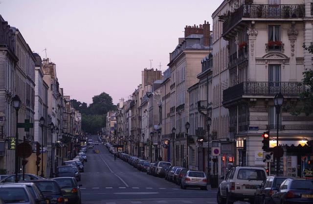 la rue de la Paroisse, à Versailles (78).