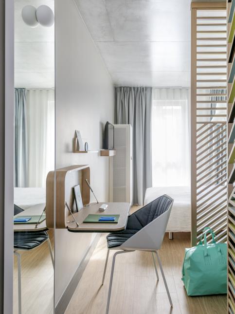 Une chambre de l''Okko Hotels Toulon Centre.