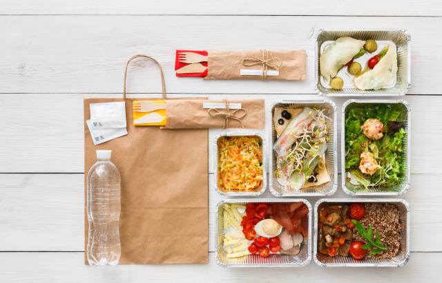 Légumes, cuissons vapeur, réduction de l'emploi de sucre et de matières grasses permettent de réduire le nombre de calories dans l'assiette.