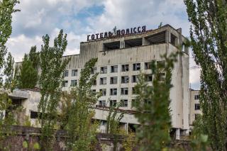 La carcasse de l'hôtel Polissya de Pripyat restée en l'état depuis l'explosion de la centrale en...