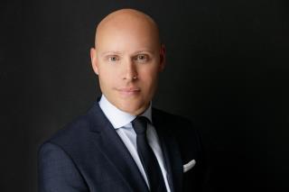 Simon Neggers , nouveau vice-président ventes, marketing et communication d'Oetker Collection