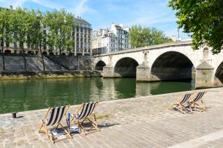 Paris souffre de l'absence de la clientèle internationale, notamment américaine et asiatique.