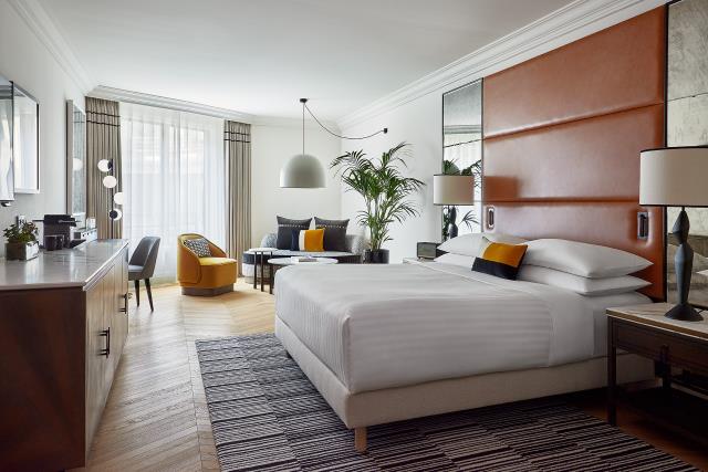 L'une des 58 suites du Paris Marriott Champs-Elysées. 