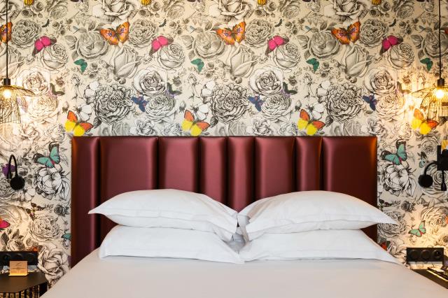 Chambre classique de l'hôtel Verlaine, à Cannes