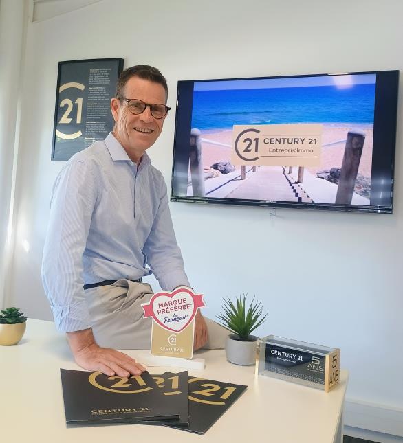 Eric Chantry, dirigeant de l'agence Century 21 Entrepris’immo, à la Teste de Buch en Gironde