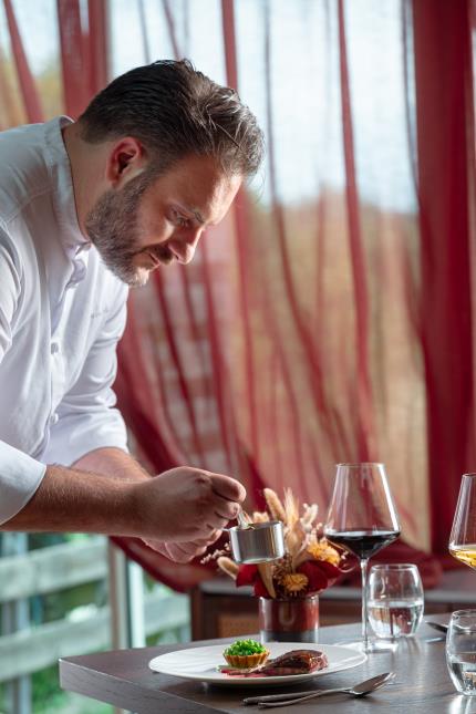 Yoann Amado, chef du restaurant Le Cercle Guiraud à Sauternes.