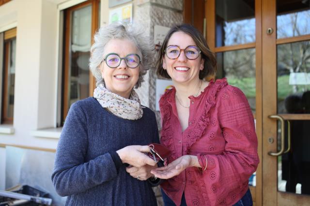 Pierrette Agulhon a symboliquement remis les clés de La Lozerette à sa nièce, Camille...