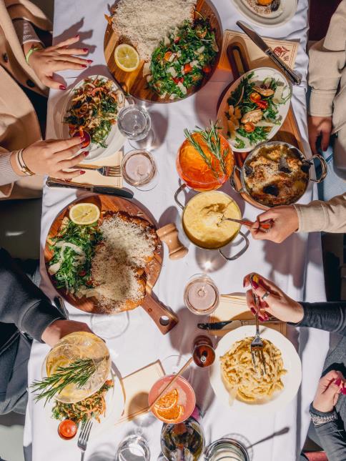 Ma! Le Bouillon chic italien jongle entre trois promesses : une cuisine italienne, un esprit bouillon à prix accessibles, et une décoration chic.