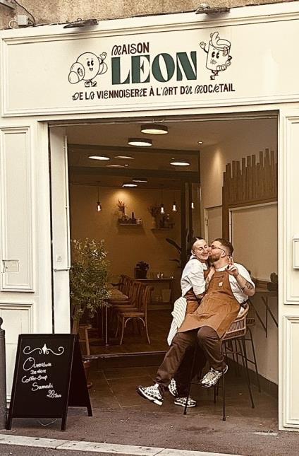 Maëva Gravouil et Jeffrey Marecaille ont réuni chez Maison Léon leurs deux passions : la pâte à...