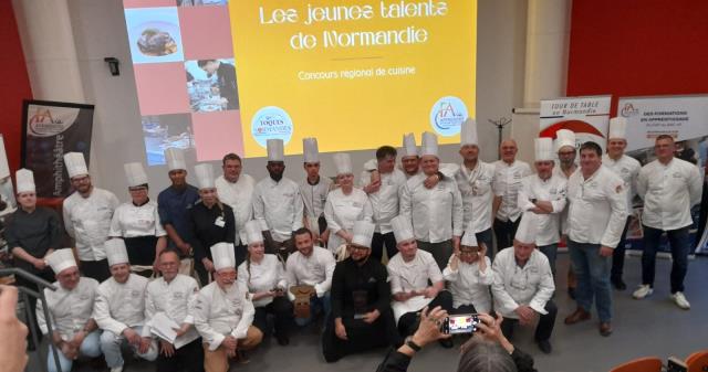 Les candidats et le jury.