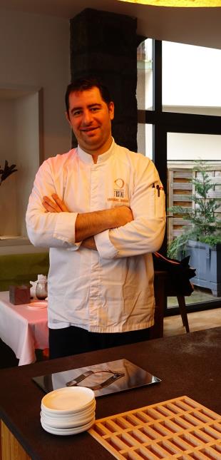 Emmanuel Hébrard : « Mon premier stage à la Pyramide m'a ouvert la voie de la gastronomie. Je dois énormément à mes professeurs de Chamalières ».