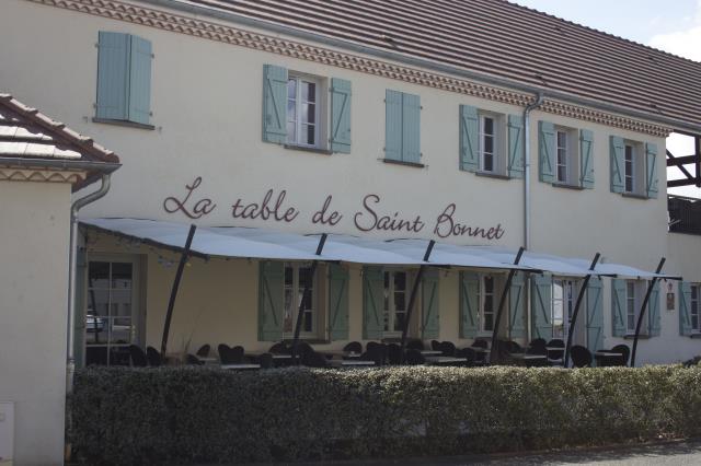 La Table de Saint-Bonnet cherche à séduire la clientèle d'entreprise en proposant des formules à déguster hors restaurant.