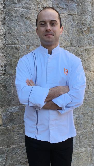 Nicolas Pierantoni, nouveau chef de l'Hostellerie de l'Abbaye de la Celle, dont il fait l'ouverture en 1999.
