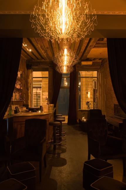 Experimental Group : le bar