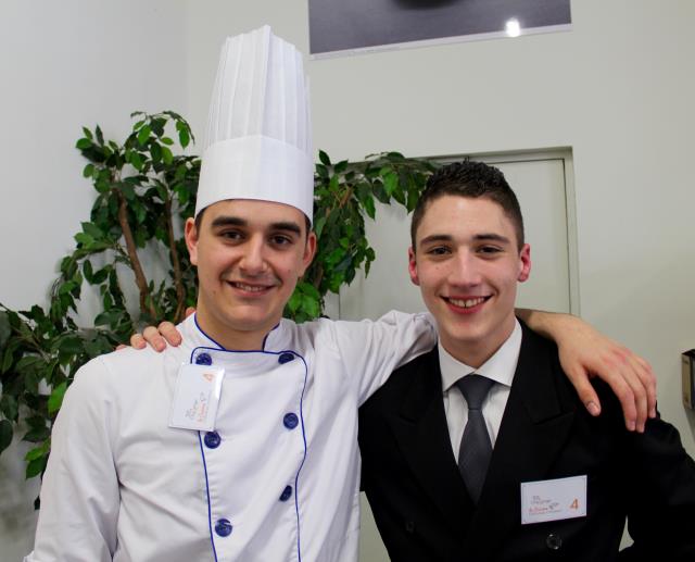 De gauche à droite : Théo Lesueur et Sébastien Fournier, heureux gagnants du 22ème Challenge Frères Blanc, organisé à Ferrandi.