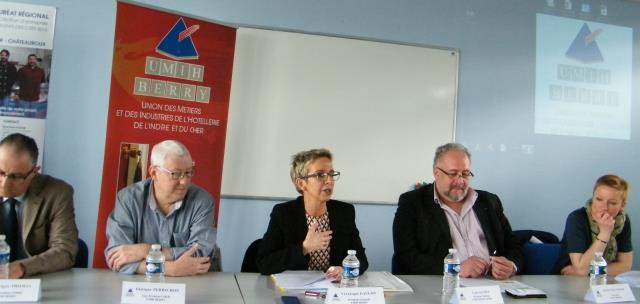 De gauche à droite : Dominique Thomas, Philippe Perrichon, Véronique Gaulon, Laurent Duc, Katia Gauthier.