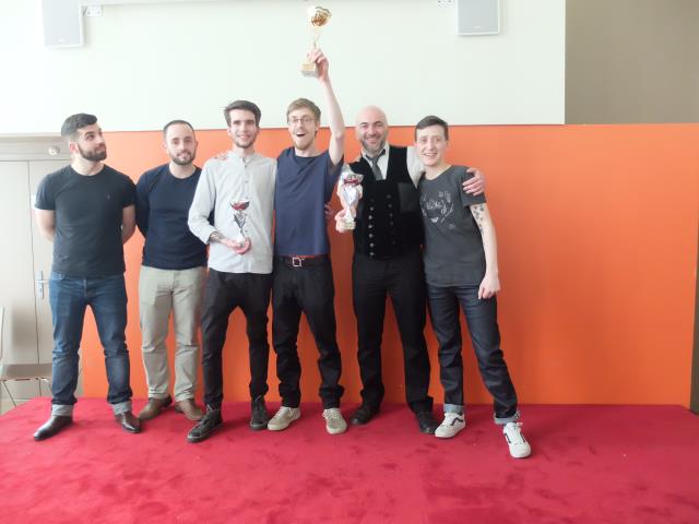 Les finalistes 2016 : au centre (haut blanc) David Nivard, arrivé en 2ème position, au centre le vainqueur, Connor Bramley et à sa droite, Christophe Orain, 3ème du challenge.