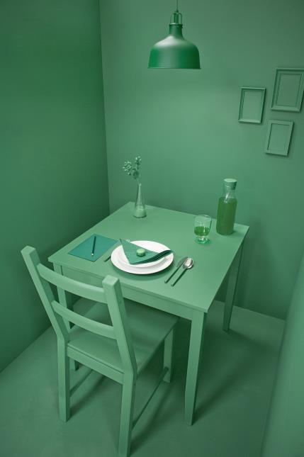 Le vert est décrit comme idéal pour un déjeuner ou un café avec ses proches.